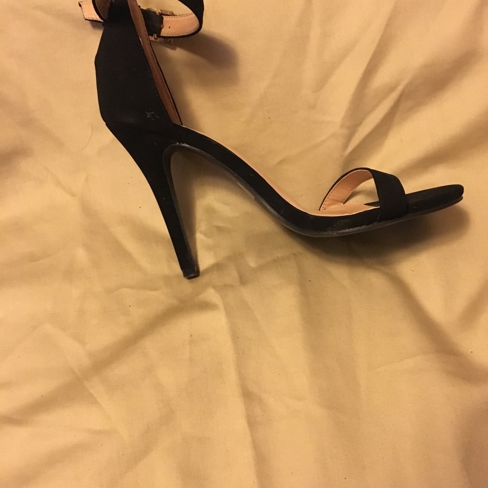 Shoes - Picture 2 of 2